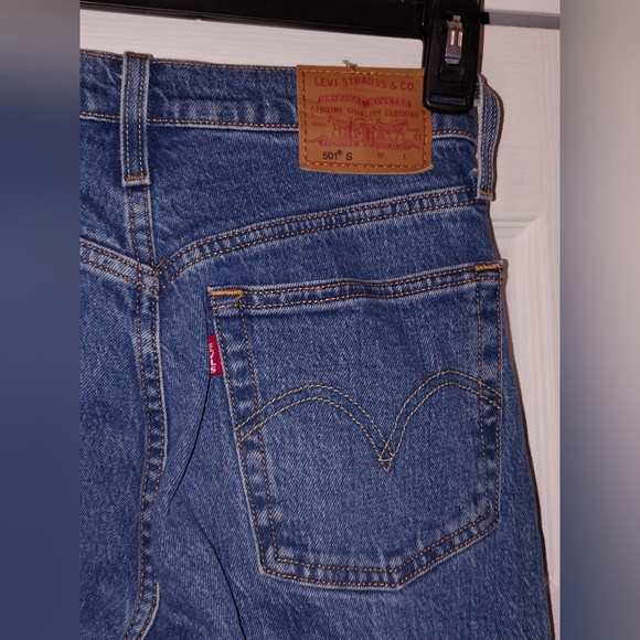 Classic Blue Women's Jeans Levi's 5 Button High Waist Raw Hem New With Tags Nwt - Picture 8 of 12